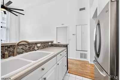 518-536 Gregory Ave #425, Weehawken, NJ 07086 - Photo 7