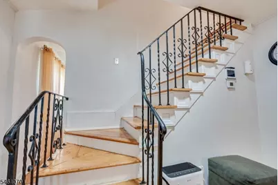 18 Union Pl, Irvington, NJ 07111 - Photo 7