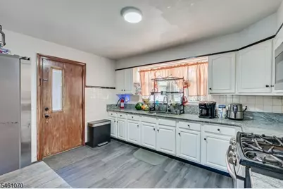 18 Union Pl, Irvington, NJ 07111 - Photo 5