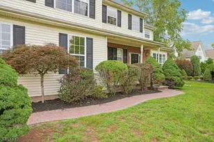 9 Rue Cezanne, Franklin Township, NJ 08873 - Photo 3