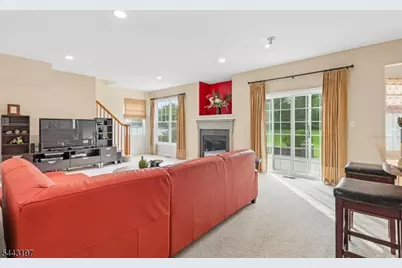 9 Rue Cezanne, Franklin Township, NJ 08873 - Photo 17