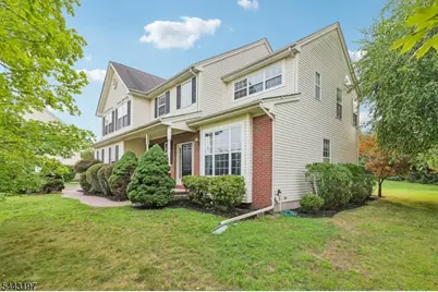 9 Rue Cezanne, Franklin Township, NJ 08873 - Photo 5