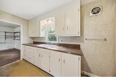 205 Glen Rd, Sparta Township, NJ 07871 - Photo 9