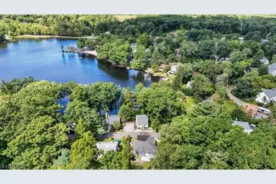 32 Laurel Dr, Jefferson Township, NJ 07438 - Photo 17