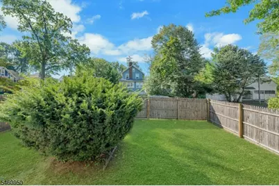 62 Elliot Pl, East Orange, NJ 07018 - Photo 23