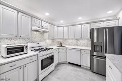 89 Woodward Ln, Bernards Township, NJ 07920 - Photo 9
