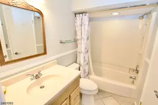 32 Rhea Run, Hampton Township, NJ 07860 - Photo 17
