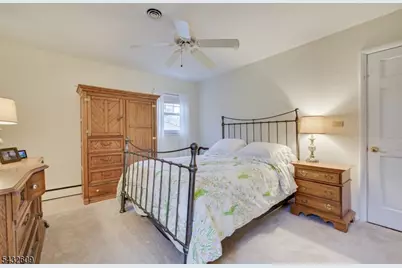 8 Adelphi Ct, Edison, NJ 08837 - Photo 17