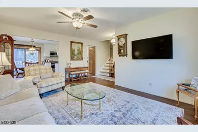 8 Adelphi Ct, Edison, NJ 08837 - Photo 7