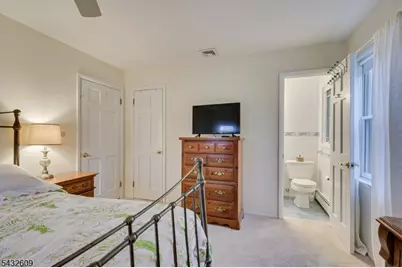 8 Adelphi Ct, Edison, NJ 08837 - Photo 19
