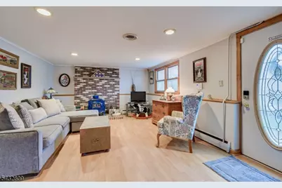8 Adelphi Ct, Edison, NJ 08837 - Photo 15