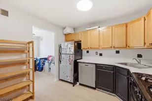 41 Crestview Ln, Mount Arlington, NJ 07856 - Photo 9