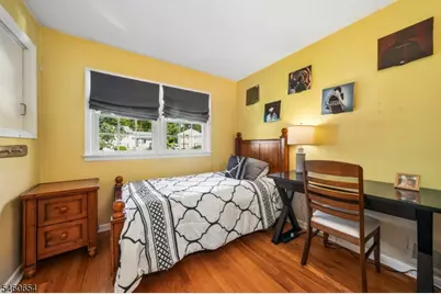 10 Hampton Ter, Livingston, NJ 07039 - Photo 15