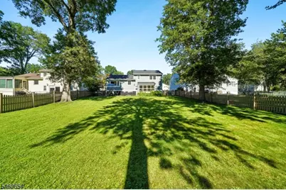 10 Hampton Ter, Livingston, NJ 07039 - Photo 3