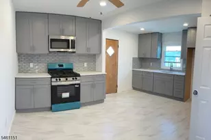 160 E Kinney St Unit, Newark, NJ 07105 - Photo 5