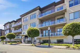 250 Henley Pl, Weehawken Twp., NJ 07086 - Photo 3