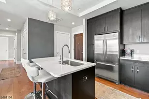 250 Henley Pl, Weehawken Twp., NJ 07086 - Photo 7