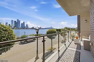 250 Henley Pl, Weehawken Twp., NJ 07086 - Photo 29