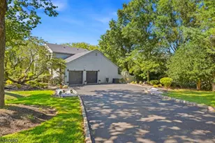 2 Sweet Briar Ct, Montgomery Township, NJ 08502 - Photo 3