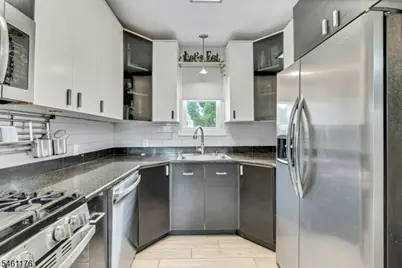 444 Riverside Ave, Lyndhurst Township, NJ 07071 - Photo 7