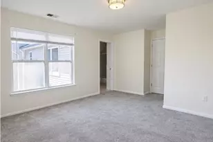 524 Great Beds Ct, Perth Amboy, NJ 08861 - Photo 5