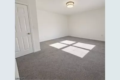 524 Great Beds Ct, Perth Amboy, NJ 08861 - Photo 7