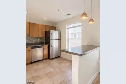 524 Great Beds Ct, Perth Amboy, NJ 08861 - Photo 3