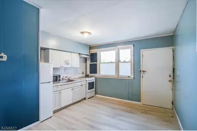 37 Newark Pompton Tpke, Little Falls Township, NJ 07424 - Photo 5