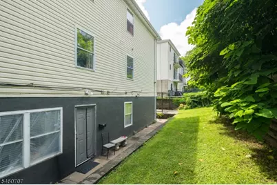 12 Seabury Ct, Newark, NJ 07104 - Photo 35