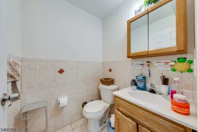 12 Seabury Ct, Newark, NJ 07104 - Photo 7