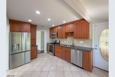 8 Woodland Dr, Washington Township, NJ 07853 - Photo 9