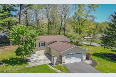 8 Woodland Dr, Washington Township, NJ 07853 - Photo 3