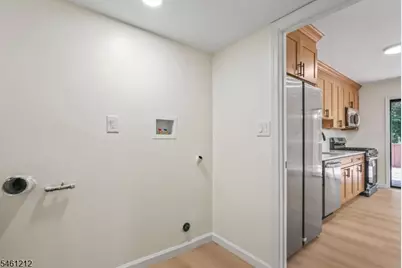 102 Kingsberry Dr, Franklin Township, NJ 08873 - Photo 13