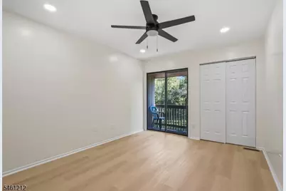 102 Kingsberry Dr, Franklin Township, NJ 08873 - Photo 17