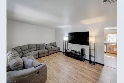 404 Lyndale St, Phillipsburg, NJ 08865 - Photo 9