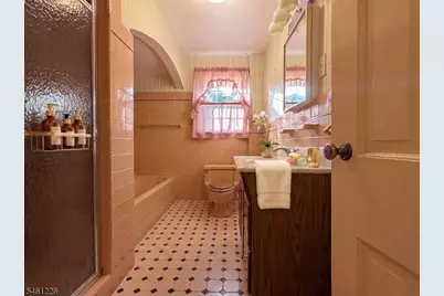 421 Wayne Ter #1, Union Township, NJ 07083 - Photo 11