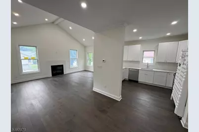 46 Kearney St, Dover, NJ 07801 - Photo 9
