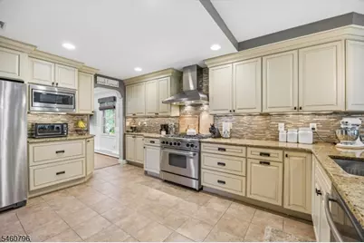 22 Thomas Ter, Wayne, NJ 07470 - Photo 11