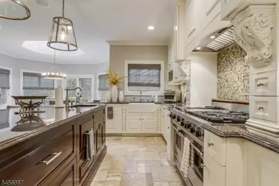 2 Hobson Drive, Livingston, NJ 07039 - Photo 17