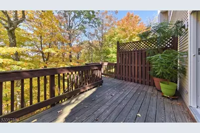 219 Warbler Dr, Wayne, NJ 07470 - Photo 9