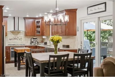 18 Metro Vista Dr, Hawthorne, NJ 07506 - Photo 5
