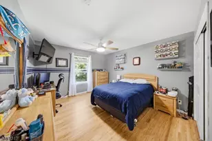 18 Metro Vista Dr, Hawthorne, NJ 07506 - Photo 15