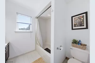 18 Metro Vista Dr, Hawthorne, NJ 07506 - Photo 17