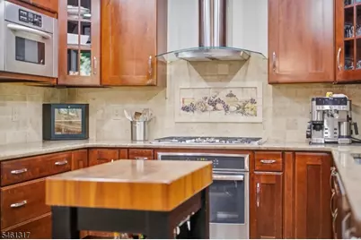 18 Metro Vista Dr, Hawthorne, NJ 07506 - Photo 31