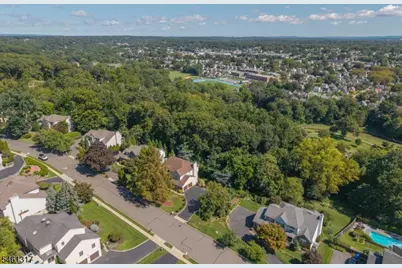 18 Metro Vista Dr, Hawthorne, NJ 07506 - Photo 41