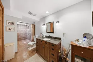 18 Metro Vista Dr, Hawthorne, NJ 07506 - Photo 27