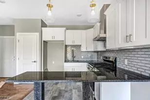 318 Dixon Ave, Paterson, NJ 07501 - Photo 17