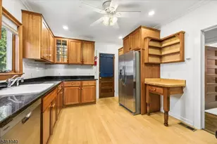 44 Walnut Crescent, Montclair, NJ 07042 - Photo 3