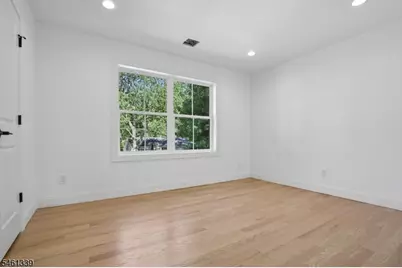 14 Maplewood Dr, Livingston, NJ 07039 - Photo 17