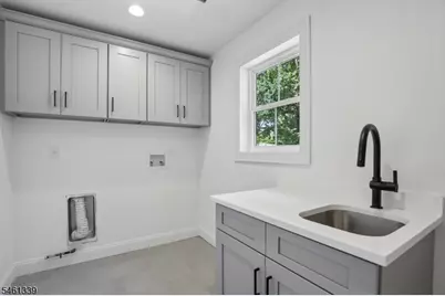 14 Maplewood Dr, Livingston, NJ 07039 - Photo 21